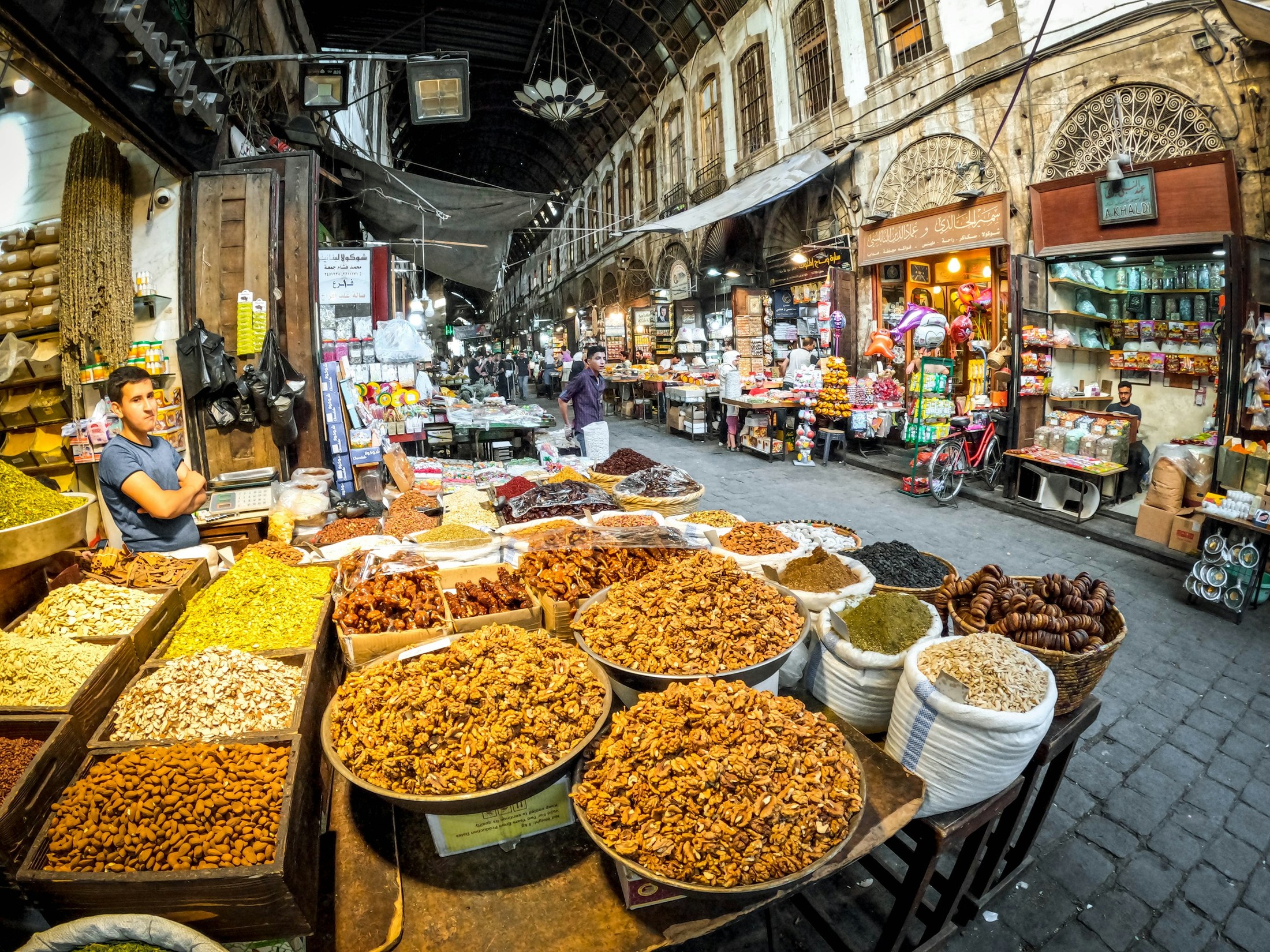 Spice stalls and mezze on a Damascene food walk